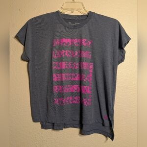 Under Armour Women's Gray and Pink Top Size Sm Gently Used